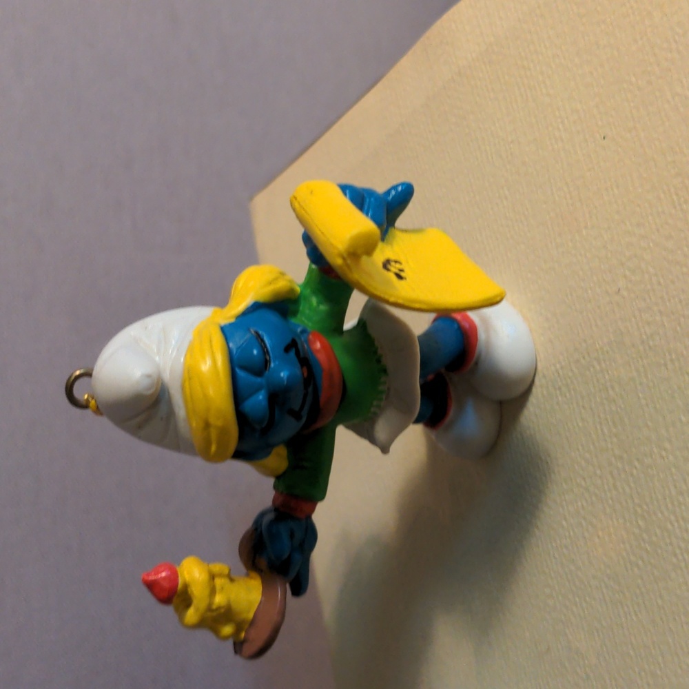 Vintage Smurfette Caroler Figurine